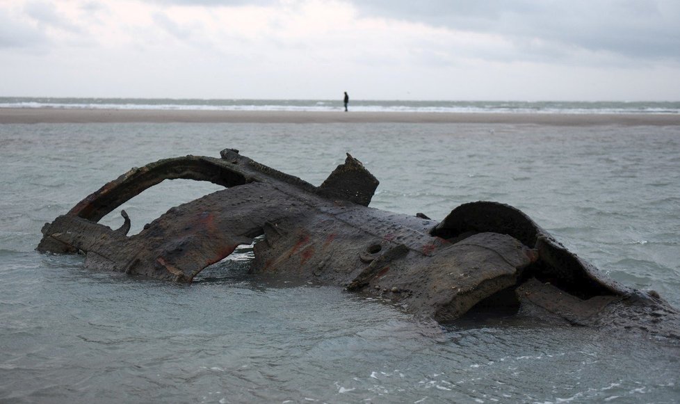 Vrak německé ponorky na francouzském pobřeží u Wissantu poblíž Calais