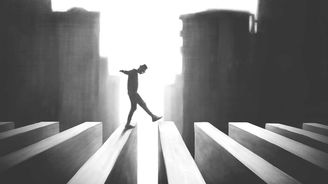 Napadlo vás někdy udělat něco nebezpečného? Volání prázdnoty může pořádně vyděsit Napadlo vás někdy udělat něco nebezpečného? Volání prázdnoty může pořádně vyděsit