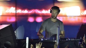 DJ Calvin Harris míří do Prahy: Najde si tu novou milenku? Předchozí mu vyfoukl Bieber