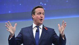 Britský premiér David Cameron chce bojovat i v Sýrii.