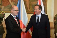 Dohoda s Británií stále není na stole, hlásí Sobotka po jednání s Cameronem