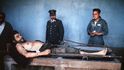 Tělo Che Guevary 10. října 1967 poté co byl dva dny předtím zastřelen bolivijskými ozbrojenými silami