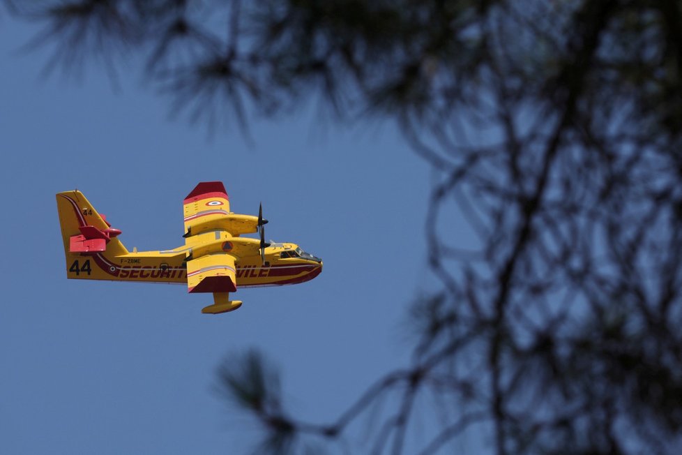 Speciální letadlo Canadair C-415 určené na boj s lesními požáry