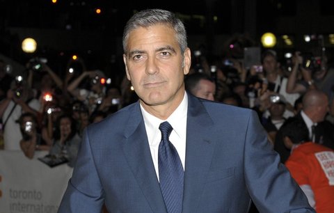 Americký herec George Clooney (52) se konečně zasnoubil! Víme, kdo si ho omotal kolem prstu. 