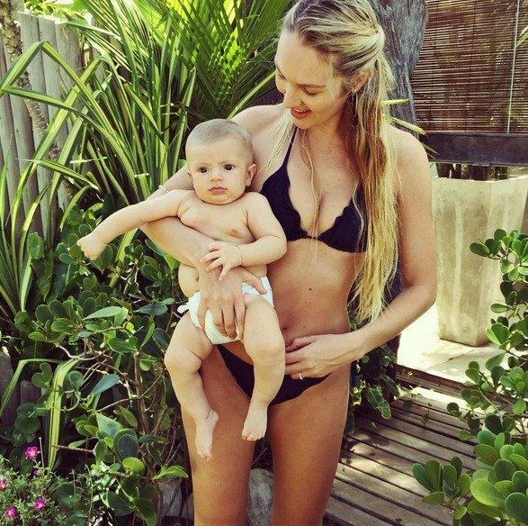 Modelka Candice Swanepoel se synem