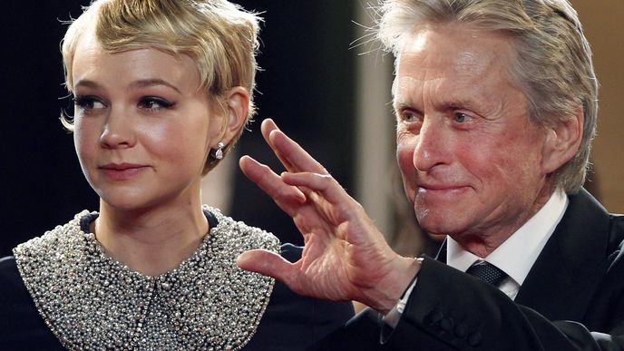 Michael Douglas a Carey Mulligan 