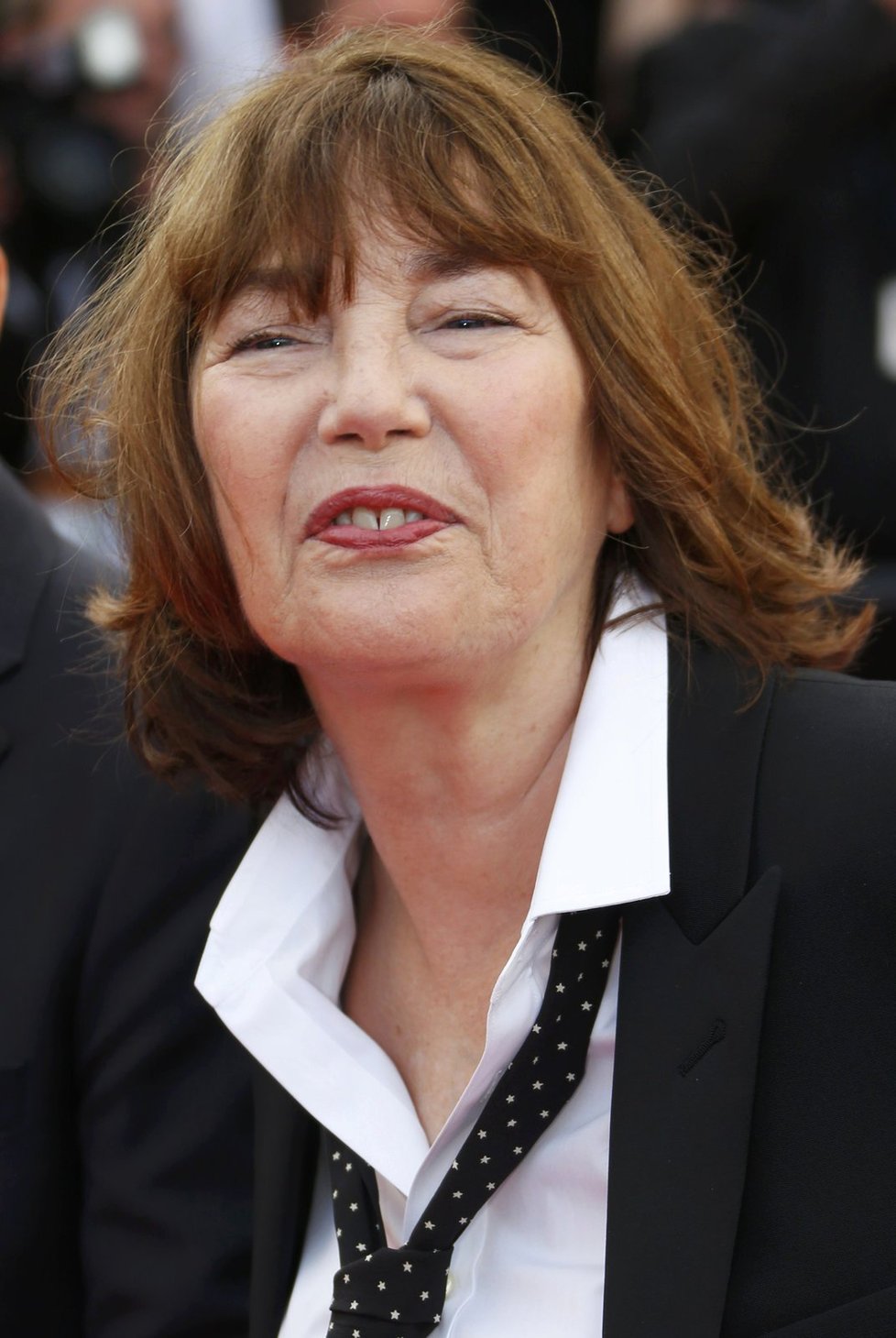 Jane Birkin na slavnostním zahájení festivalu v Cannes, které otevírá film Woodyho Allena &#34;Cafe Society&#34;.