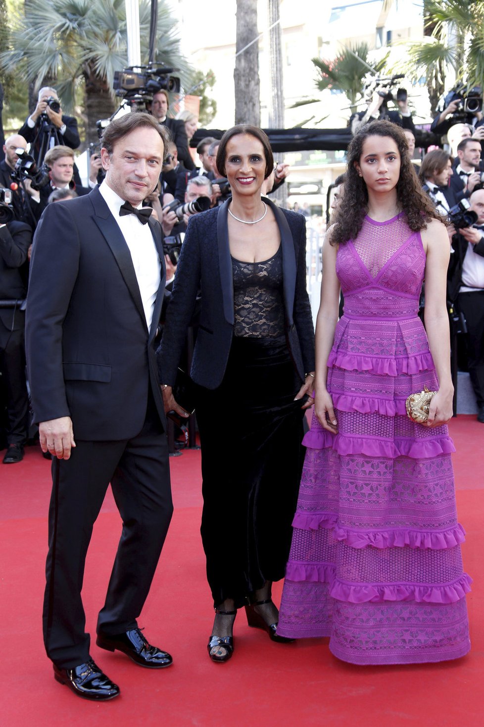 Zahájení filmového festivalu v Cannes: Herec Vincent Perez s manželkou Karine Silla a dcerou