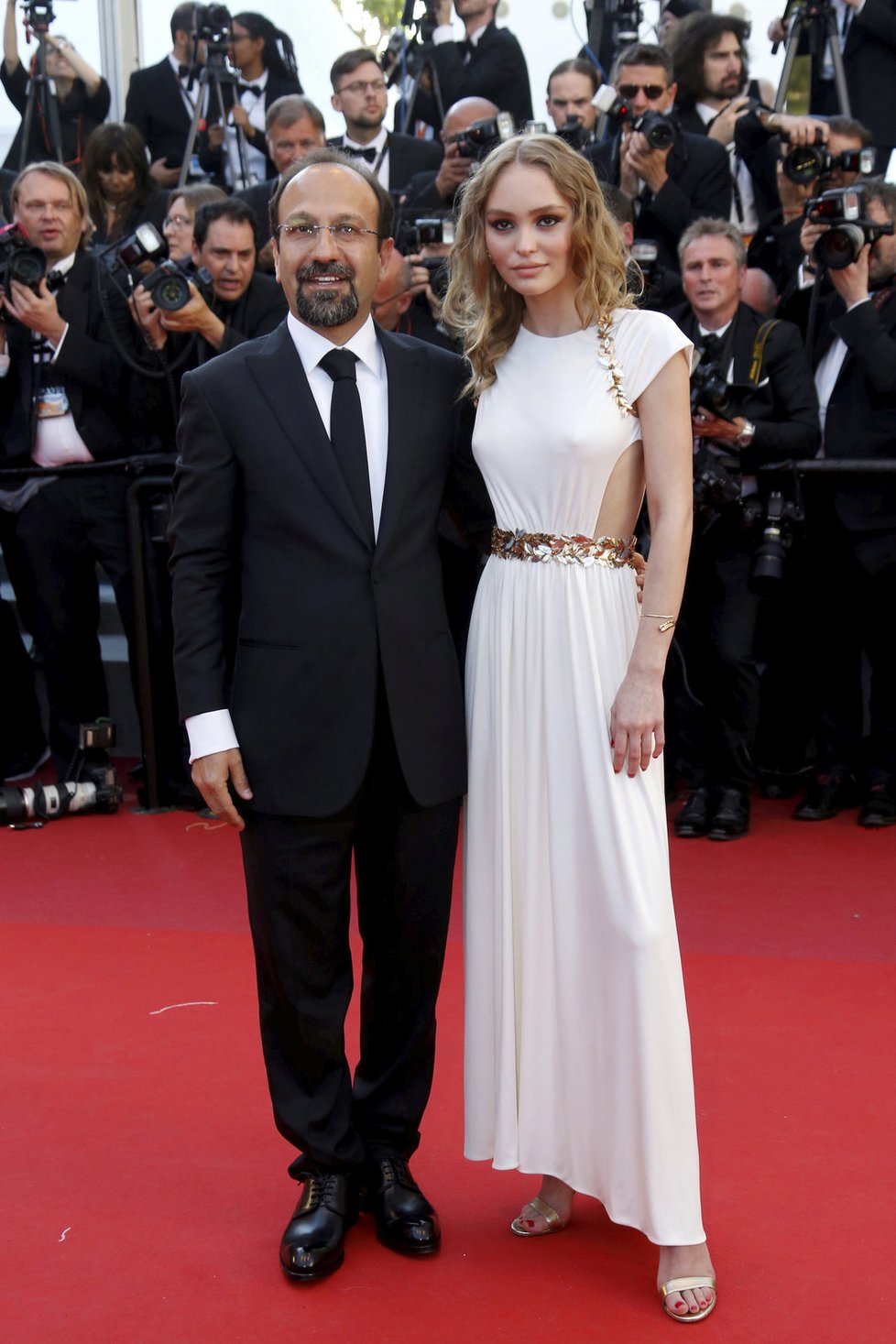 Zahájení filmového festivalu v Cannes: Dcera Johnnyho Deppa Lily-Rose Depp s režisérem Asgharem Farhadim