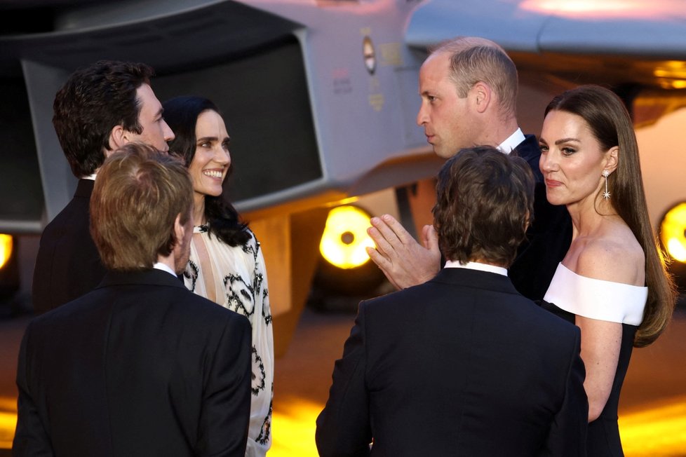 Vévodkyně Kate a princ William ve společnosti Toma Cruise na premiéře filmu Top Gun: Maverick na festivalu v Cannes