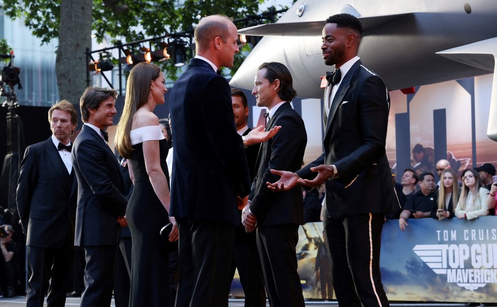 Vévodkyně Kate a princ William ve společnosti Toma Cruise na premiéře filmu Top Gun: Maverick na festivalu v Cannes