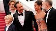 Švédská herečka Alicia Vikander a Jude Law v Cannes.