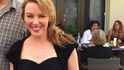 Kylie Minogue přijela do Cannes nezvykle jako herečka. "Konečně jsem se vrátila tam, kde jsem před lety začínala, před kameru. A hodlám před ní nějaký čas zůstat," hlásila kategoricky.