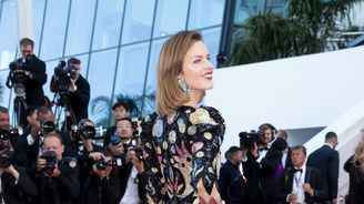 Nejodvážnější outfity z letošního Cannes: Tři z nich oblékla Češka!