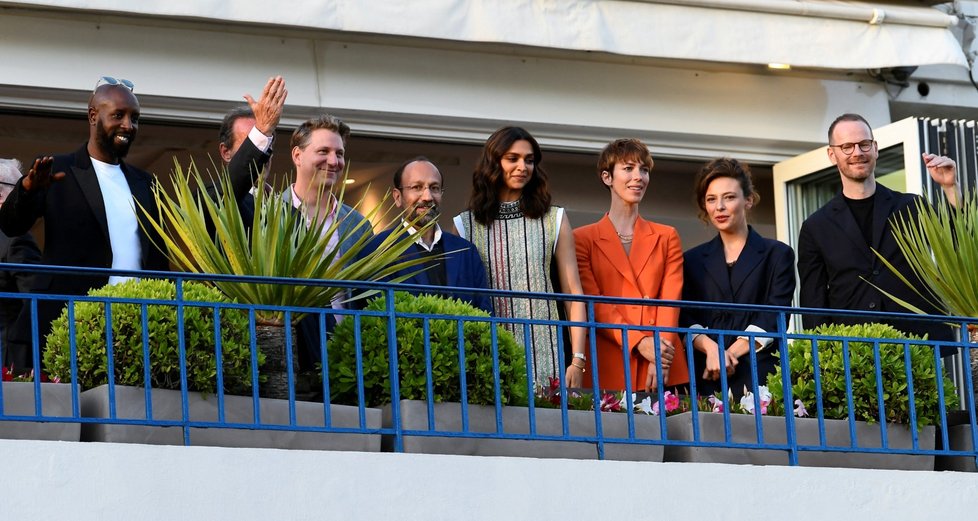 Přípravy na zahájení festivalu v Cannes 2022