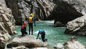 Máte rádi adrenalin? Zkuste canyoning a vydejte se divokou řekou po vlastních zádech