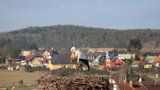 Mraky pustí do Česka slunce, příští týden bude 15 °C