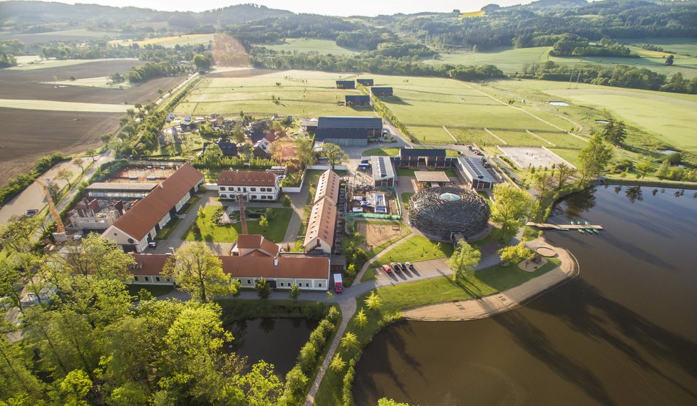 Úřad evropské ombudsmanky stížnost Agrofertu přijal a ombudsmanka Emily O&#39;Reillyová ji nyní posuzuje.