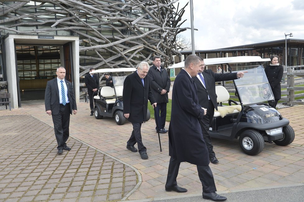 Prezident Miloš Zeman na exkurzi v Čapím hnízdě Andreje Babiše