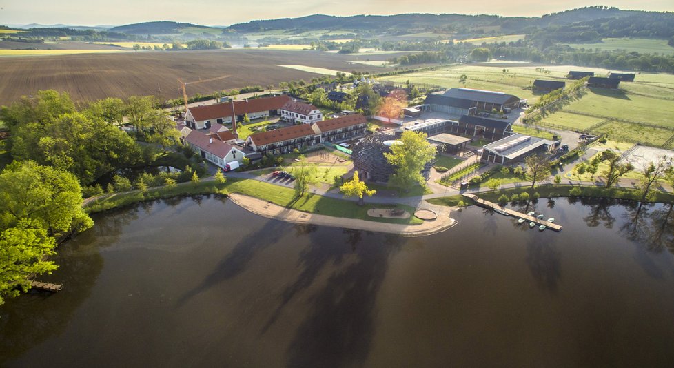 Čapí hnízdo u Olbramovic na Benešovsku