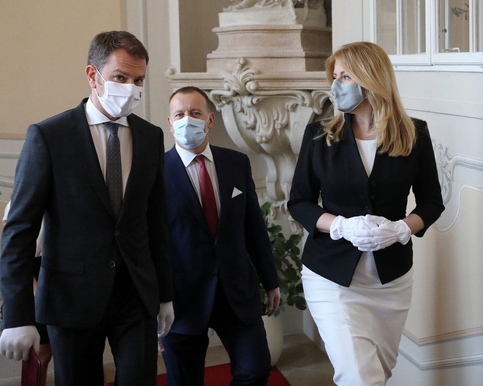 Slovenská prezidentka Zuzana Čaputová během pandemie nezahálí: Kromě politiků přijala lékaře, pracovníky sociálních služeb a vyrazila i mezi lidi