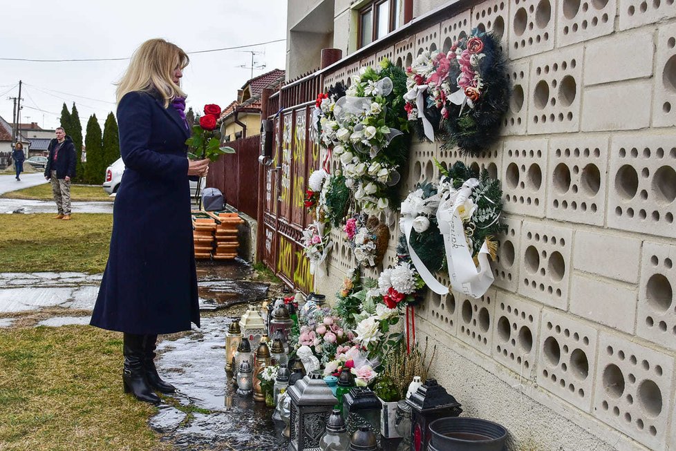 Zesnulým přišla vzdát hold i slovenská prezidentka Zuzana Čaputová.