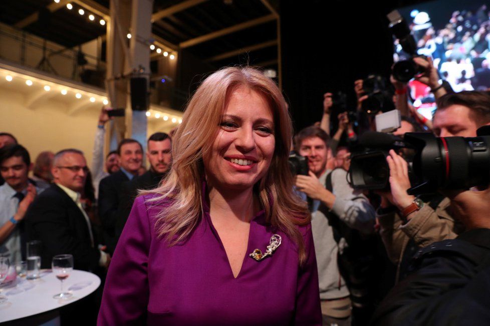 Zuzana Čaputová se oficiálně stane prezidentkou v polovině června, až skončí mandát stávající hlavě státu - Andreji Kiskovi.