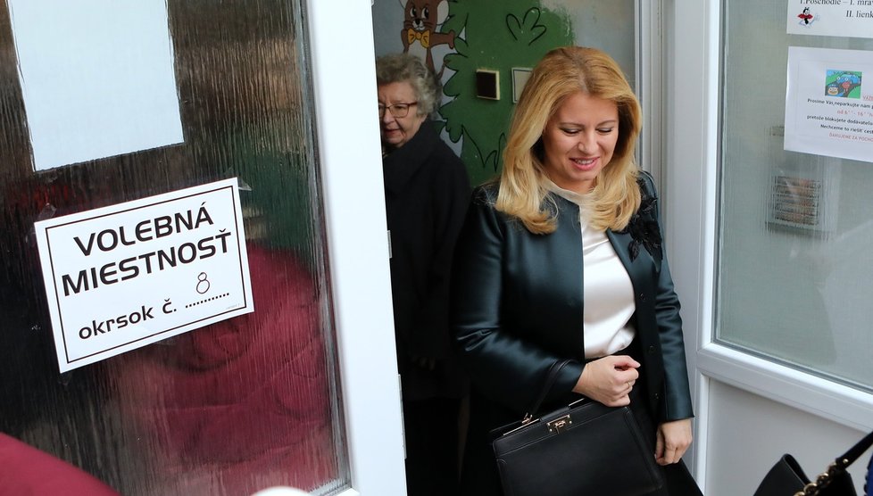 Zuzana Čaputová s rodinou u slovenských parlamentních voleb