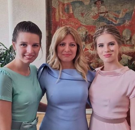 Slovenská prezidenta Zuzana Čaputová s dcerami (31. 12. 2019)