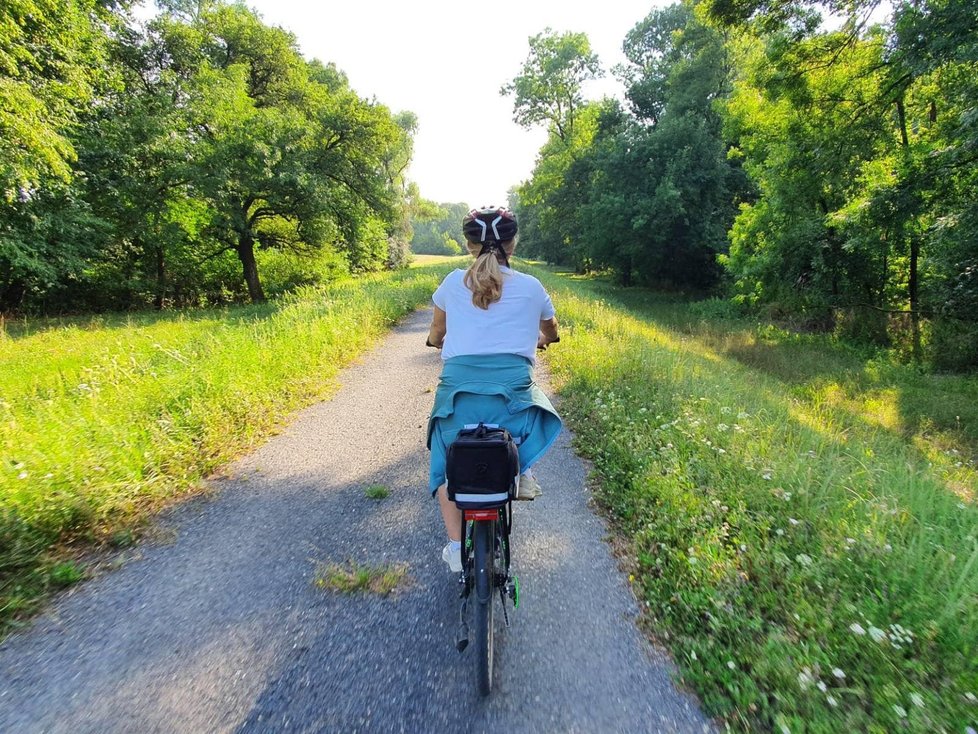 Zuzana Čaputová si s přítelem vyrazila na cyklovýlet