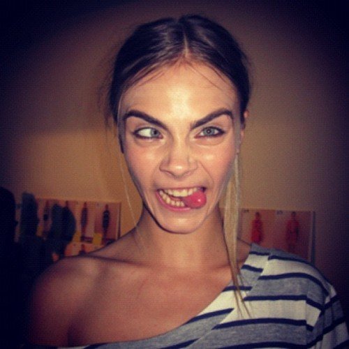 Modelka Cara Delevingne je svými grimasami pověstná.