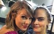 Cara Delevingne se svojí kamarádkou, Taylor Swift