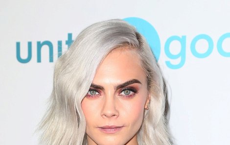 Cara Delevingne si myslí, že masturbace je cesta k sebepoznání