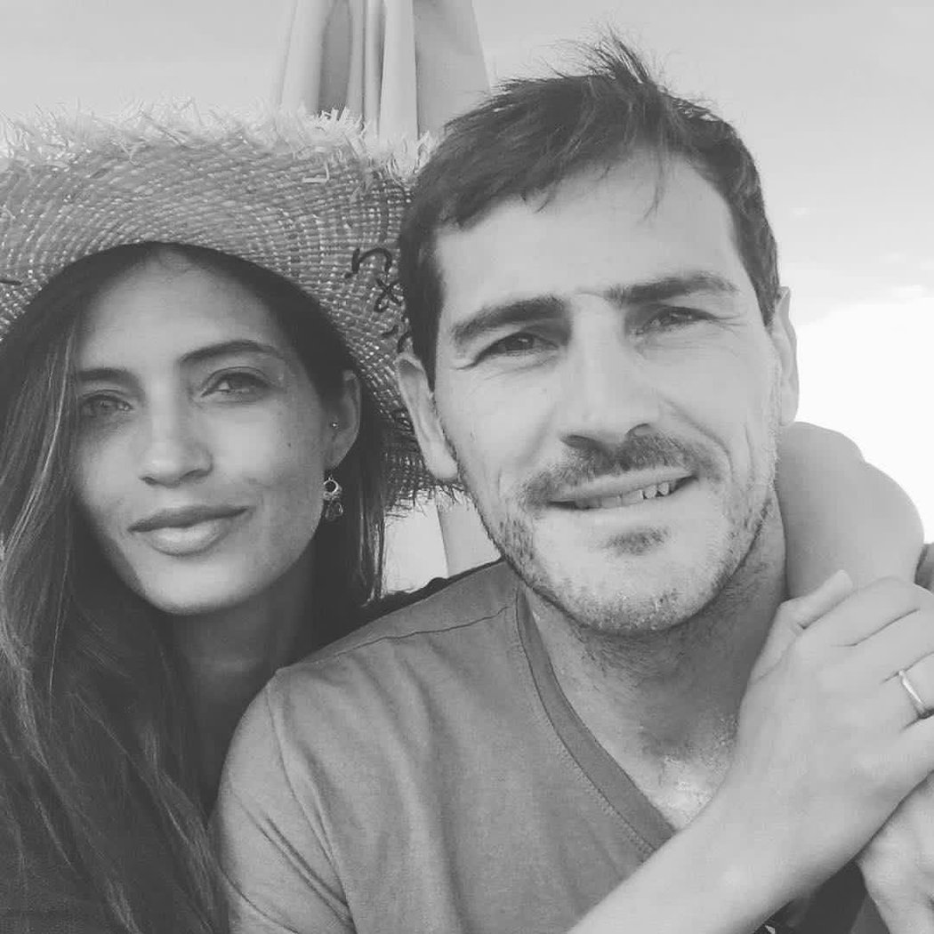Legendární gólman Iker Casillas a krásná reportérka Sara Carbonerová už netvoří pár.