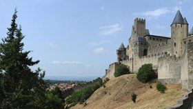 Středověký hrad Carcassonne navštíví ročně tři miliony turistů.