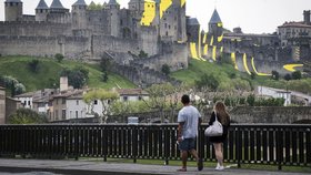 Hradby středověkého hradu Carcassonne zdobí soustředné kruhy. Obyvatelům města to ale přijde ohyzdné