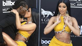 Okurrr se nekoná! Nejslavnější rapperka světa Cardi B ruší koncerty kvůli zpackané plastice