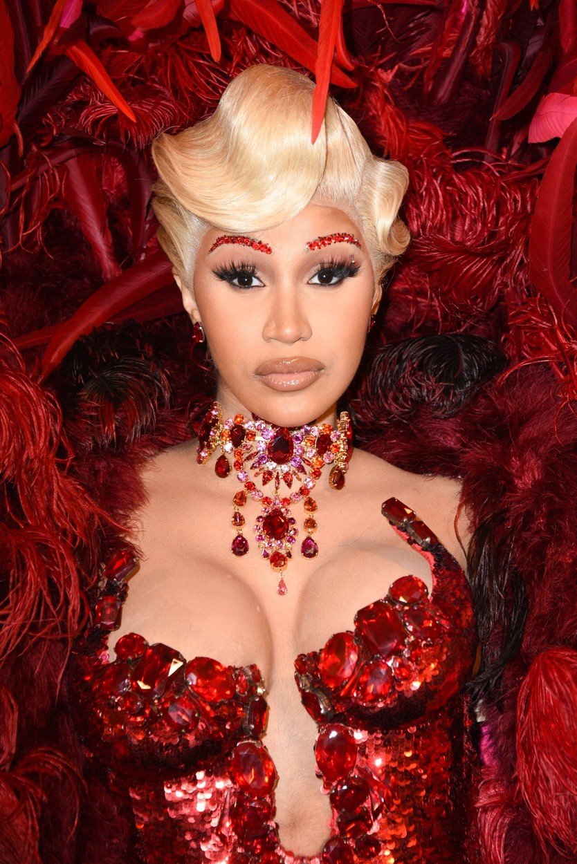 Cardi B na módní show návrháře Thierryho Muglera