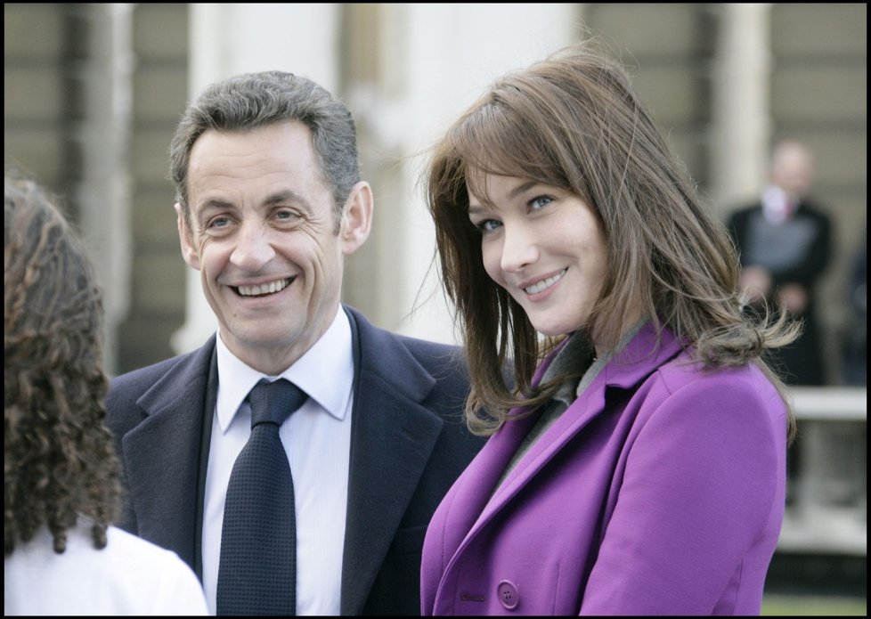 V roce 2008 se Carla Bruni provdala za francouzského prezidenta Nicolase Sarkozyho