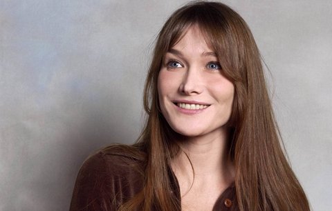 Carla Bruni: Štvalo mě, když psali, že jsem tlustá