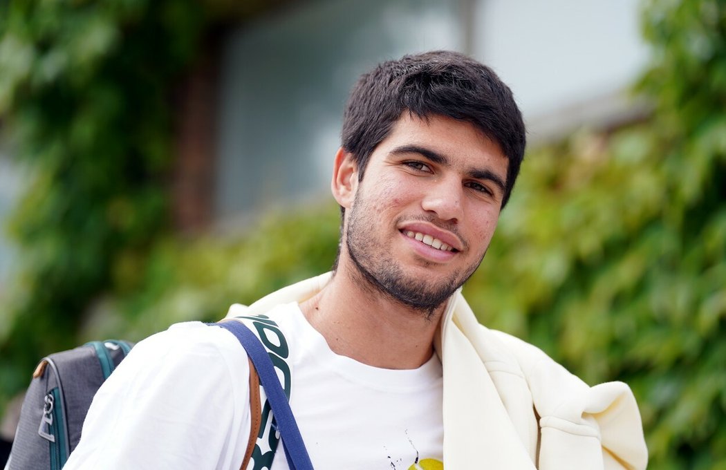 Světová tenisová jednička Carlos Alcaraz stále bydlí u svých rodičů v rodném městě El Palmar.