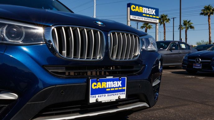 Největší americký dealer ojetých automobilů CarMax stabilně roste