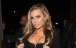 Carmen Electra vyrazila na večeři s přáteli v negližé