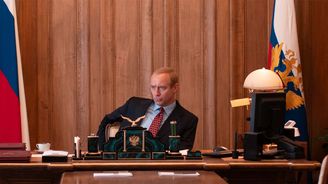 Od reality TV je jen krůček k autoritářství, říká režisér filmu Čaroděj z Kremlu Olivier Assayas Od reality TV je jen krůček k autoritářství, říká režisér filmu Čaroděj z Kremlu Olivier Assayas