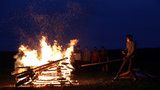 Ve Žlutých lázních už zažehli dvoumetrovou vatru: Čarodějnice se pálí po celém Česku