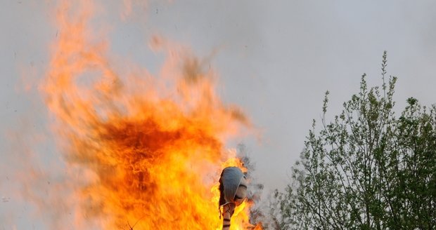 V Dolních Měcholupech se ohneň rozhoří v sobotu v 19 hodin.