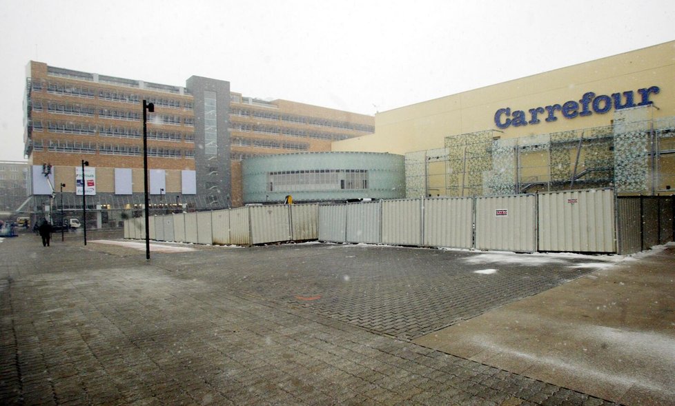 Řetězec Carrefour v minulosti působil i v Česku, otevíral i provozovnu v Praze-Vršovicích