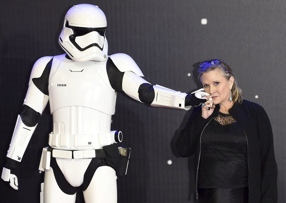 Carrie Fisher se Stormtrooperem.