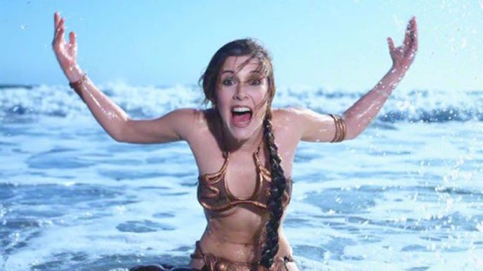 Přestože se zlaté bikiny objevily jen ve dvou scénách, staly se jedním ze symbolů celých Hvězdných válek. Carrie Fisher si je proto oblékla po natáčení ještě jednou, při dávno zapomenutém focení pro časopis Rolling Stone.