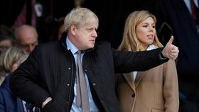 Britský premiér Boris Johnson se svou těhotnou partnerkou Carrie Symondsovou (9.03.2020)